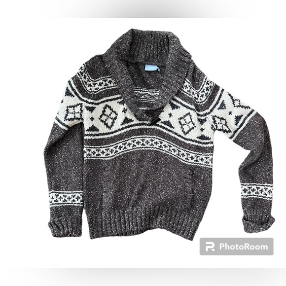 ♥️Cute Denver Hayes Sweater - Picture 2 of 4
